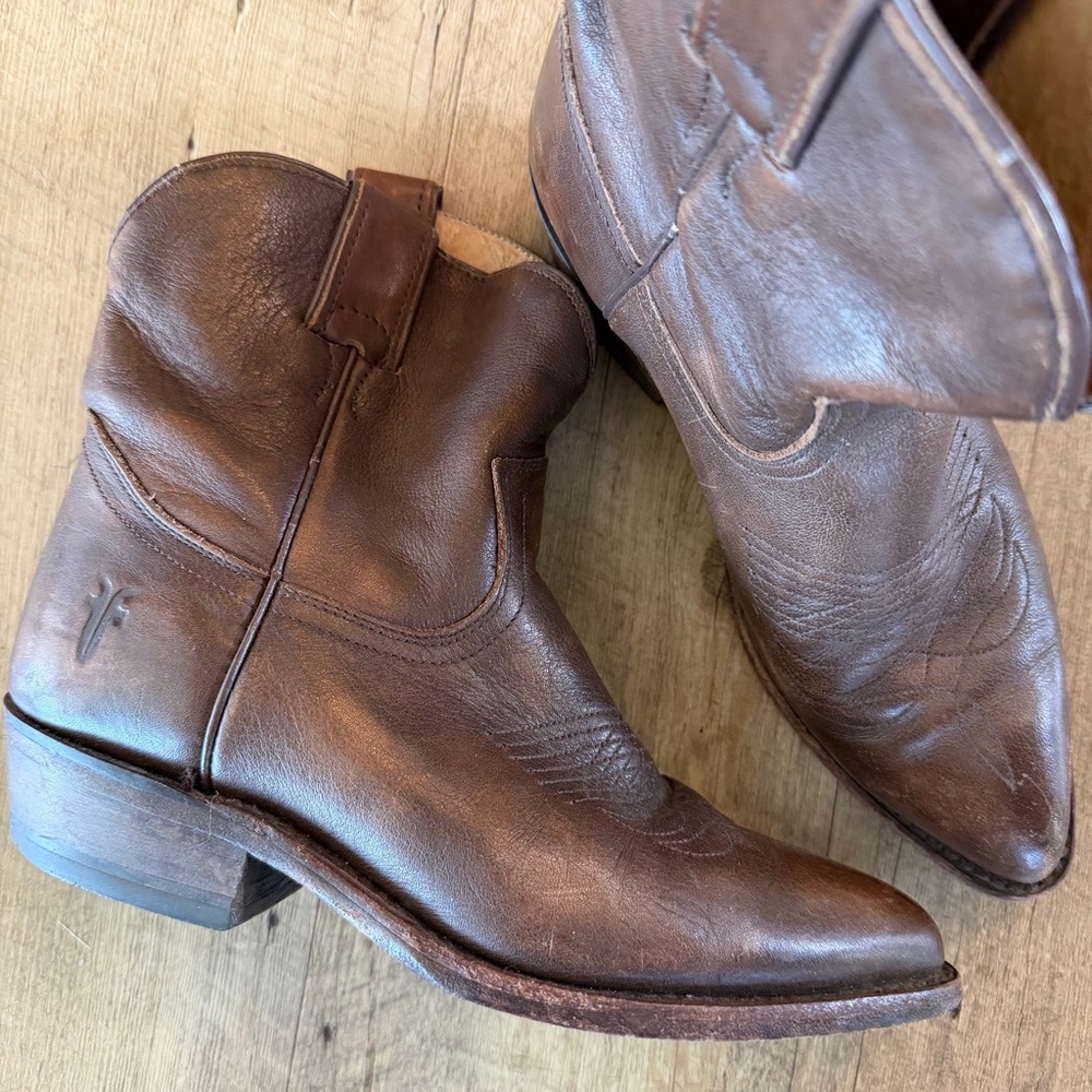 Frye Billy Short Boots | Cognac Brown